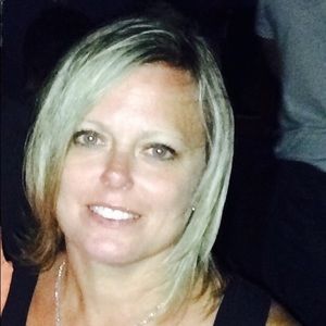 Meet your Posher, Dina